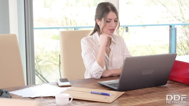 Rebecca volpetti sexo anal en la oficina en casa [todo tipo de sexo, duro, mamada, gonzo]