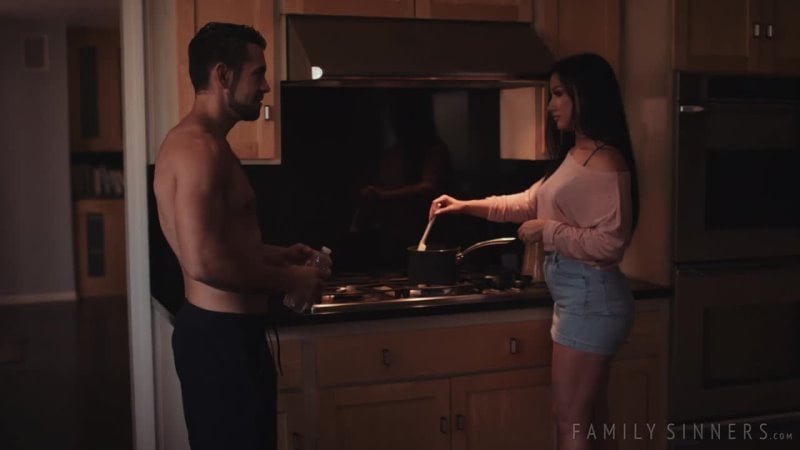 Jennifer white madres e hijastros 6 escena 2 [todo tipo de sexo, duro, mamada, gonzo]