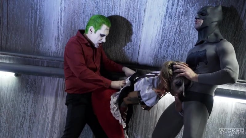 Escouade porno xxx une parodie d'Axel Braun escouade suicide [gros seins, lesbiennes, parodie, interracial, anal, groupe, harley quinn]